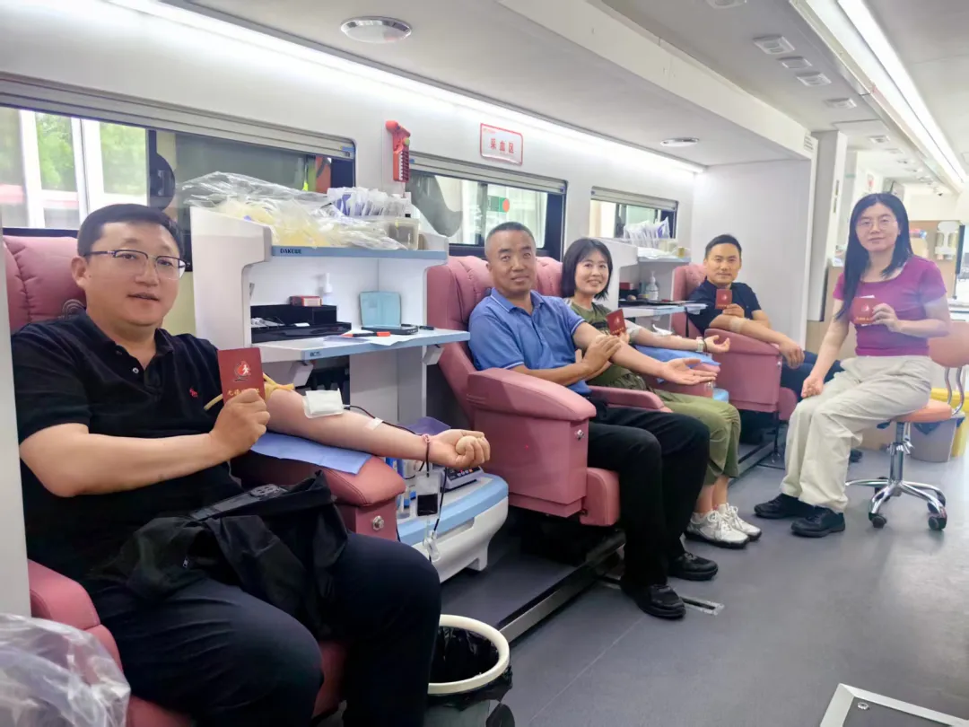 自治区人民政府办公厅等多部门联合开展无偿献血活动 以热血守护“红色防线”(图2)